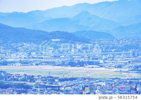 飛行機　着陸態勢　 56315754