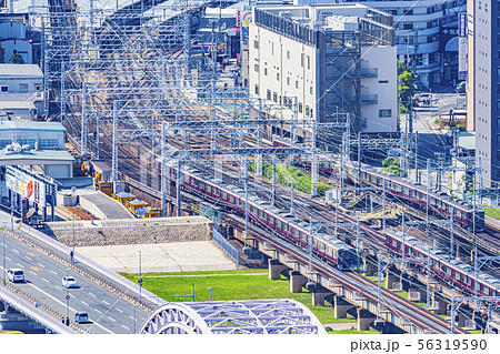 阪急電車　十三付近　 56319590