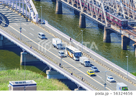 阪急電車　十三～中津　 56324656