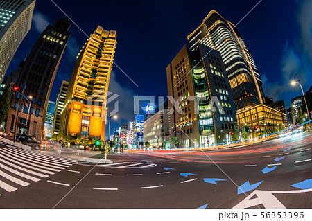 東京　夜の日比谷交差点 56353396