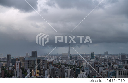 日本の東京都市景観 首都圏を通過する雨雲・大型台風10号が首都圏にも影響 日本の東京都市景観 首都圏を通過する雨雲・大型台風10号が首都圏にも影響 56354730