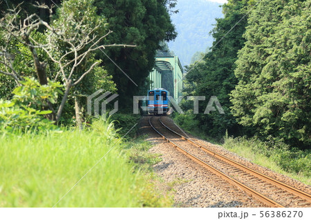 樽見鉄道 樽見線 ・ 鍋原( なべら) 駅付近 第四根尾川橋梁へ 【 岐阜県本巣市】 樽見鉄道 樽見線 ・ 鍋原( なべら) 駅付近 第四根尾川橋梁へ 【 岐阜県本巣市】 56386270
