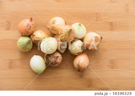 ペコロス（小玉ねぎ） 56396329