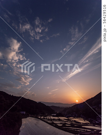 千早赤阪村 下赤阪の棚田の夕景 千早赤阪村 下赤阪の棚田の夕景 56429516