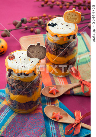 ハロウィンスイーツ 56444758