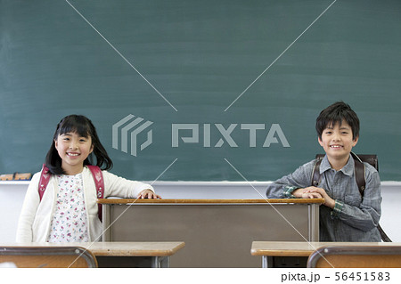 笑顔の子供たち 笑顔の子供たち 56451583