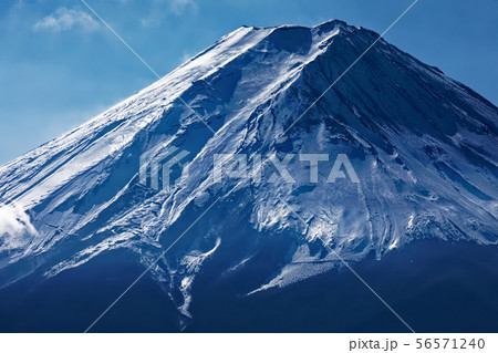 御坂山地・清八山から見る逆光の富士山 御坂山地・清八山から見る逆光の富士山 56571240