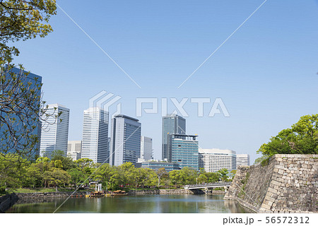 大阪ビジネスパーク ビル群 ビル 建物 青空 大阪ビジネスパーク ビル群 ビル 建物 青空 56572312