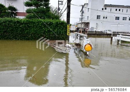 西日本豪雨災害の直後 溢れた用水路 西日本豪雨災害の直後 溢れた用水路 56576084