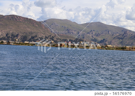 ウロス島 56576970