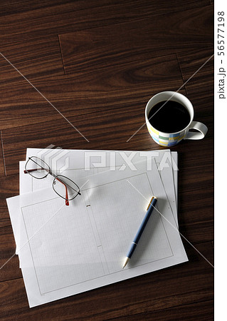 作家の先生 56577198