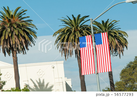 アメリカ国旗のある風景 アメリカ国旗のある風景 56577293
