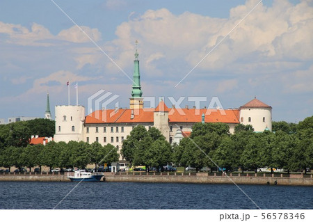 リガ　アクメンス橋からリーガ城を望む 56578346