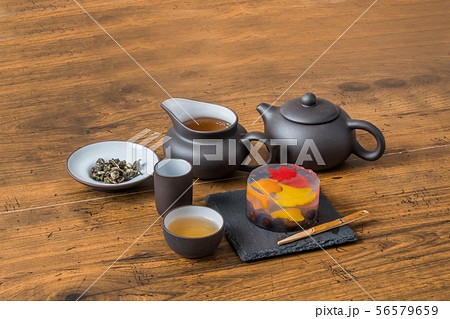 中国茶  Chinese tea set of beauty and health 中国茶  Chinese tea set of beauty and health 56579659