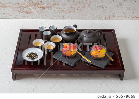 中国茶 Chinese tea set of beauty and health 中国茶 Chinese tea set of beauty and health 56579669