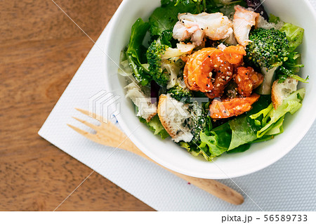 サラダ 56589733