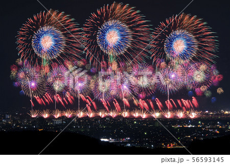 【夏イメージ】花火大会 56593145