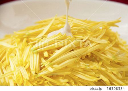 菊花のサラダ 56598584