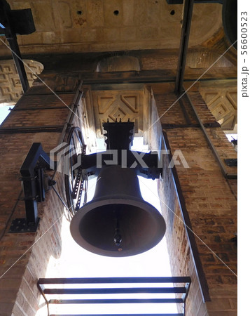 スペイン　セビリア　カテドラル　ヒラルダの塔の鐘 56600523