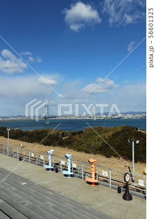 冬の明石海峡大橋 冬の明石海峡大橋 56601325