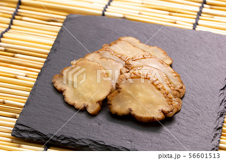 秋田の郷土食のひとつ、いぶり漬け(いぶりがっこ)。 56601513