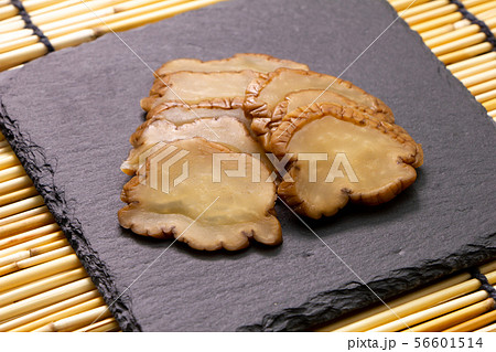 秋田の郷土食のひとつ、いぶり漬け(いぶりがっこ)。 56601514