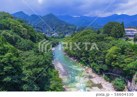 みなかみ町諏訪峡大橋から望む利根川諏訪峡　夏景 56604330