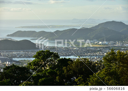 徳島市 眉山公園展望台より南を望む 徳島市 眉山公園展望台より南を望む 56606816