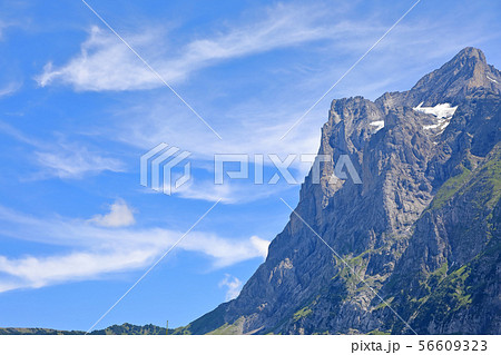 スイス、グリンデルワルトの山景色 スイス、グリンデルワルトの山景色 56609323