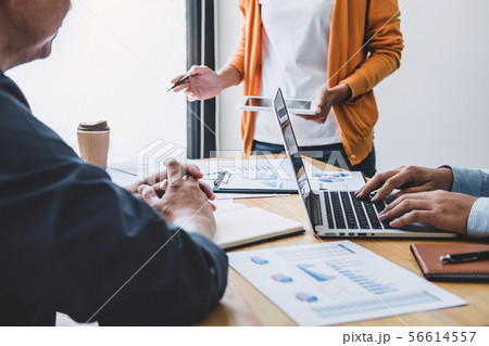 Business team meeting to conference, collaboration 56614557