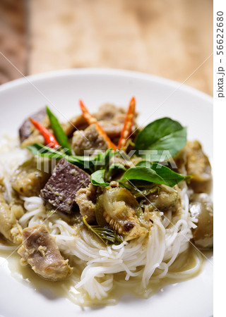 Thai green curry chicken with rice noodles 56622680