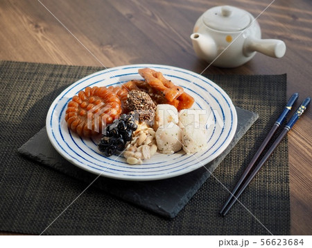 ソンピョン 餅 蜂蜜餅 56623684