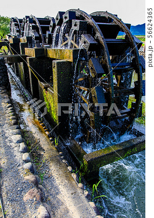 朝倉　三連水車大壁画　稼働中　朝風景　【福岡県朝倉市】 56624365
