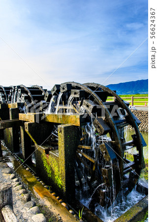 朝倉　三連水車大壁画　稼働中　朝風景　【福岡県朝倉市】 56624367