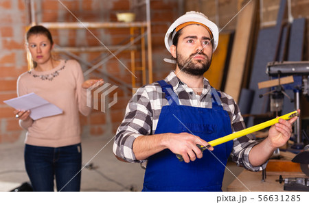 Foreman unpleasantly surprised by the work of the builders 56631285