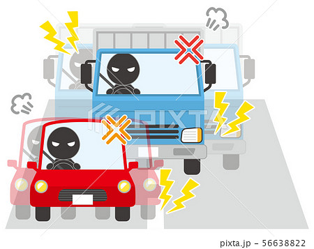 互いにあおり運転をするトラックと乗用車01 56638822
