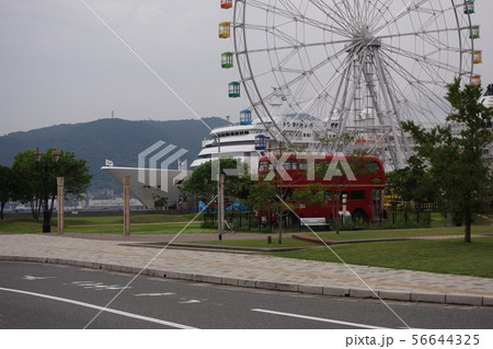下関港のクルーズ船「ぱしふぃっくびいなす」&ロンドンバス 下関港のクルーズ船「ぱしふぃっくびいなす」&ロンドンバス 56644325