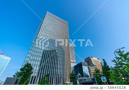 日本の東京都市景観　東京メトロ　新御茶ノ水駅や御茶ノ水ソラシティなどを望む 56645028