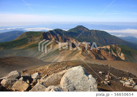 秋の十勝岳連峰 56650654