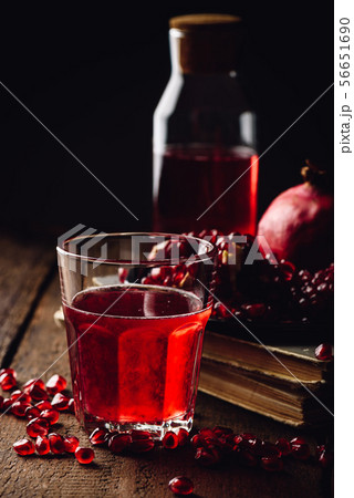 Pomegranate infusion in tumbler Pomegranate infusion in tumbler 56651690