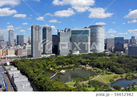 浜離宮恩賜庭園と汐留の高層ビル群 浜離宮恩賜庭園と汐留の高層ビル群 56652982