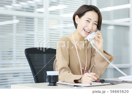 ビジネスウーマン ビジネスウーマン 56665620