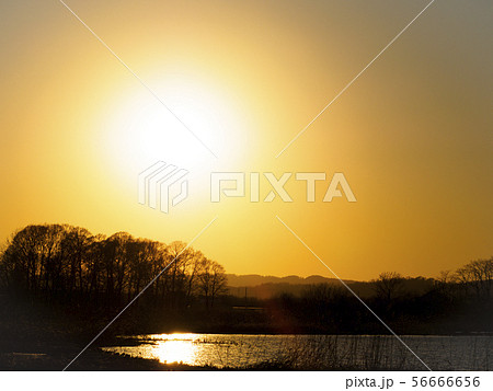 夕暮れの宮島沼 56666656