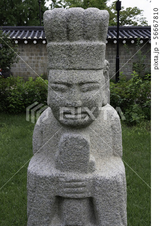 石像 ムンインソク ひときれ 56667810