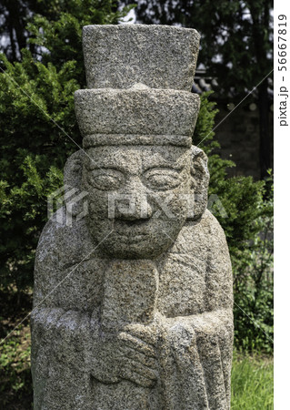 石像 ムンインソク ひときれ 56667819