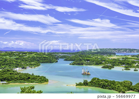 沖縄県 嵐山展望台から見た美しい景色 56669977