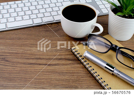 ビジネスイメージ・メモ帳・キーボード 56670576