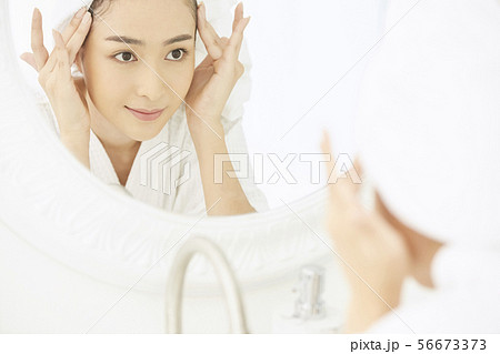 女性　ビューティー 56673373