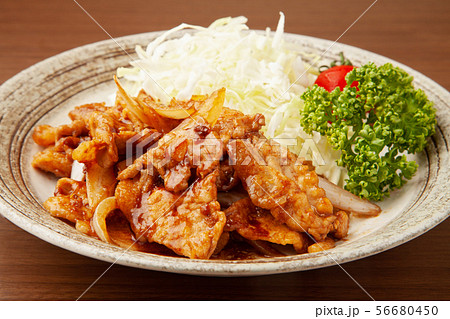 豚肉の生姜焼き 56680450