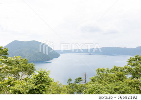裏摩周展望台から眺める摩周湖(カムイトー) 裏摩周展望台から眺める摩周湖(カムイトー) 56682192